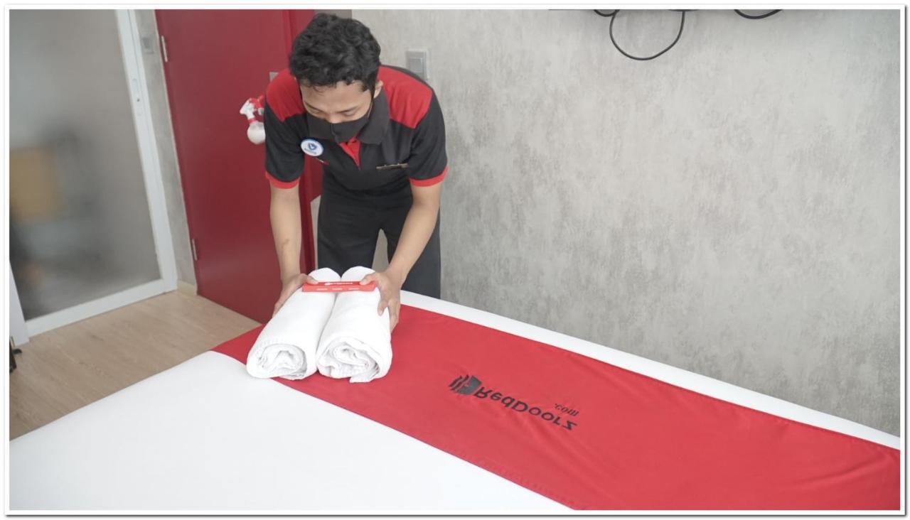Reddoorz Plus Near Rs Rk Charitas 2 Palembang Zewnętrze zdjęcie