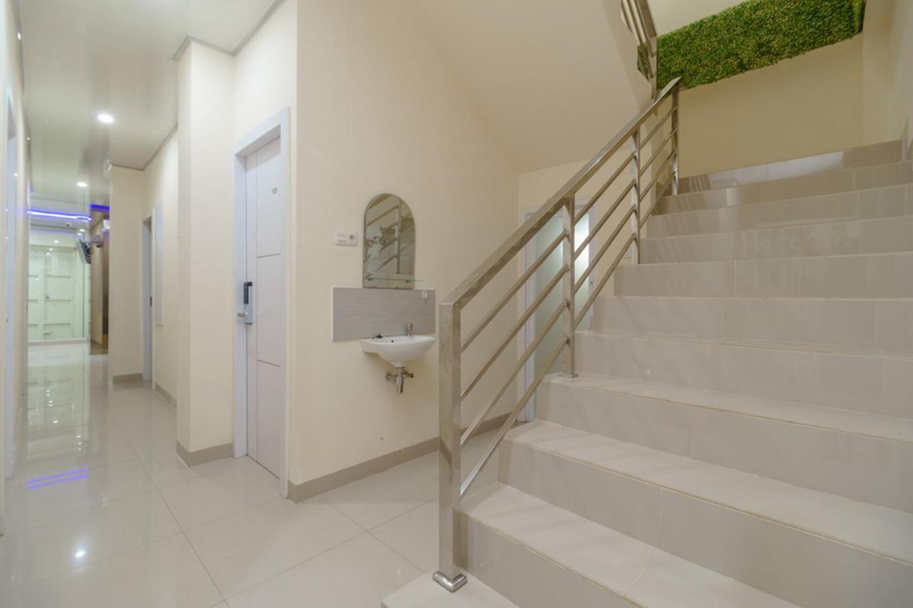Reddoorz Plus Near Rs Rk Charitas 2 Palembang Zewnętrze zdjęcie